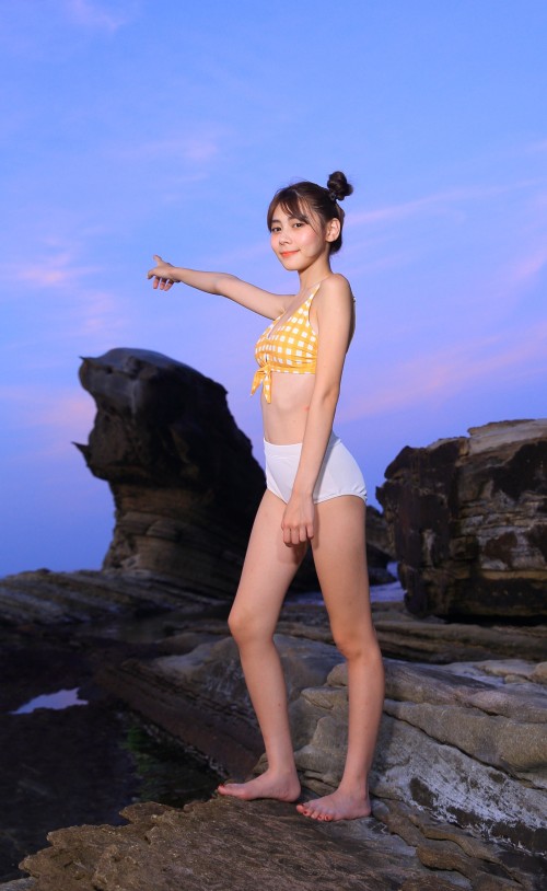 Young-And-Lovely-Girl-At-of-Northeast-Coast---90.jpg