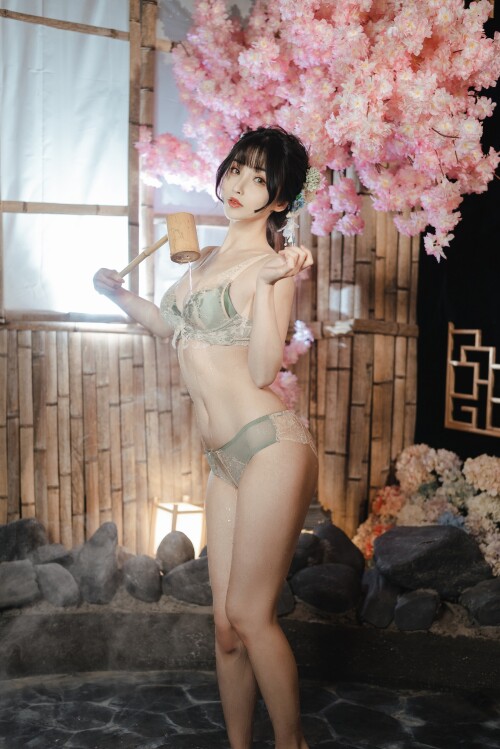 Rioko-Ryoko-Rioko-The-Rhythm-of-the-Year-Hot-Spring-Travel-Sexy-Girl-Anime-Cosplay---12.jpg