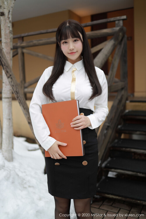 Flower-Zhu-Keer-Barbie-MFStar-Vol.267-Change-Hotel-Room-Manager-True-Collection-Sexy-Asian-Girl---1.jpg